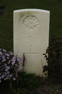 Philosophe British Cemetery Mazingarbe - Bartram, C E