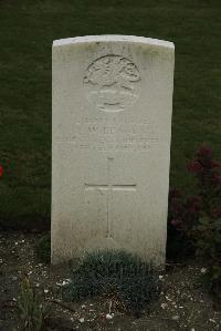Philosophe British Cemetery Mazingarbe - Beaney, E W