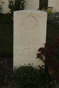 Philosophe British Cemetery Mazingarbe - Bell, A