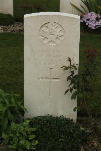 Philosophe British Cemetery Mazingarbe - Bishop, F