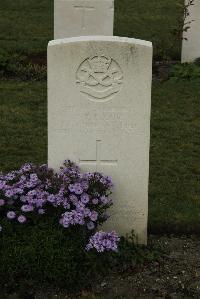 Philosophe British Cemetery Mazingarbe - Bloor, Ronald Terence