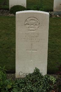 Philosophe British Cemetery Mazingarbe - Blueitt, J
