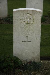 Philosophe British Cemetery Mazingarbe - Bond, C W