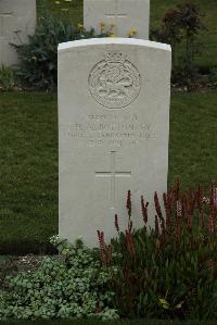 Philosophe British Cemetery Mazingarbe - Bottomley, H A
