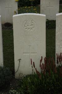Philosophe British Cemetery Mazingarbe - Breeze, T