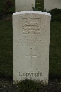 Philosophe British Cemetery Mazingarbe - Brown, Fred