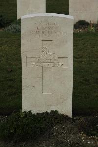 Philosophe British Cemetery Mazingarbe - Brown, L