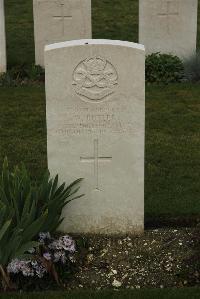 Philosophe British Cemetery Mazingarbe - Butler, William