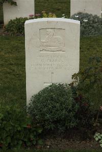 Philosophe British Cemetery Mazingarbe - Clarke, G
