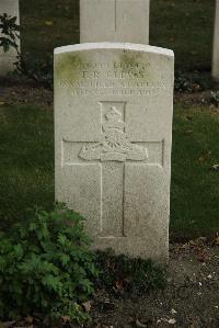 Philosophe British Cemetery Mazingarbe - Clews, F R