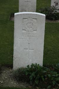 Philosophe British Cemetery Mazingarbe - Collins, L