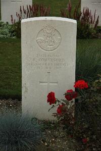 Philosophe British Cemetery Mazingarbe - Comerford, R