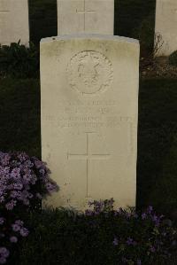 Philosophe British Cemetery Mazingarbe - Conner, Peter Osborne