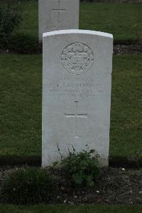 Philosophe British Cemetery Mazingarbe - Cornthwaite, H C