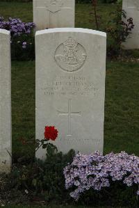 Philosophe British Cemetery Mazingarbe - Cruickshanks, T