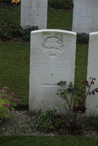 Philosophe British Cemetery Mazingarbe - Cummings, P J D