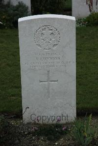 Philosophe British Cemetery Mazingarbe - Cunnion, J