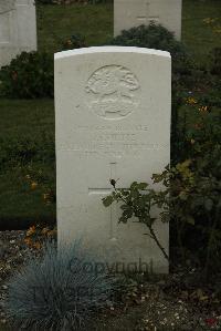 Philosophe British Cemetery Mazingarbe - Curtis, J