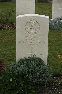 Philosophe British Cemetery Mazingarbe - Dargue, R