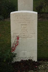 Philosophe British Cemetery Mazingarbe - Dearsley, P