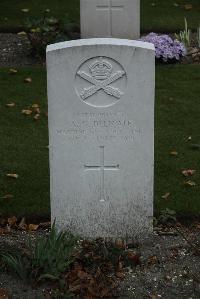 Philosophe British Cemetery Mazingarbe - Delicate, A G
