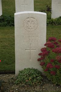 Philosophe British Cemetery Mazingarbe - Dellow, F C