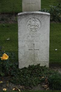 Philosophe British Cemetery Mazingarbe - Dennis, Harold