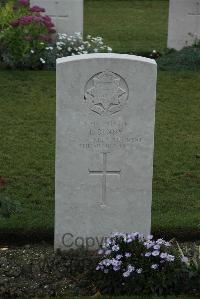 Philosophe British Cemetery Mazingarbe - Denny, J