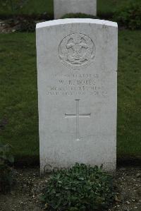 Philosophe British Cemetery Mazingarbe - Dobbs, Walter Robert