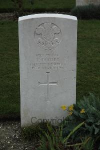 Philosophe British Cemetery Mazingarbe - Dooley, T