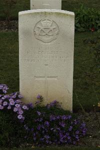 Philosophe British Cemetery Mazingarbe - Eccleston, P A