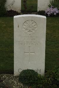Philosophe British Cemetery Mazingarbe - Egner, Henry