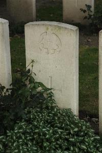 Philosophe British Cemetery Mazingarbe - Ellis, C W