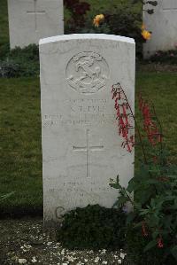Philosophe British Cemetery Mazingarbe - Eves, Sidney Thomas