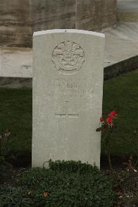 Philosophe British Cemetery Mazingarbe - Farmer, J