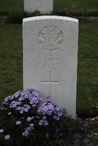 Philosophe British Cemetery Mazingarbe - Fowler, J