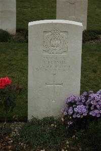 Philosophe British Cemetery Mazingarbe - Francis, John