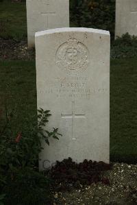 Philosophe British Cemetery Mazingarbe - Frost, F
