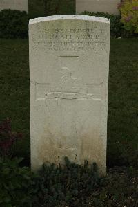 Philosophe British Cemetery Mazingarbe - Gallagher, C G