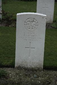 Philosophe British Cemetery Mazingarbe - Glennon, T