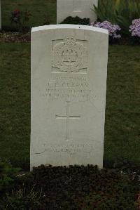 Philosophe British Cemetery Mazingarbe - Graham, C E