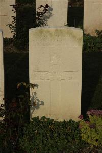 Philosophe British Cemetery Mazingarbe - Green, C