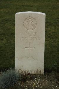Philosophe British Cemetery Mazingarbe - Green, H
