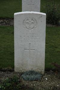 Philosophe British Cemetery Mazingarbe - Groves, H W B