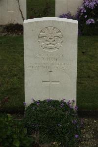Philosophe British Cemetery Mazingarbe - Hall, S