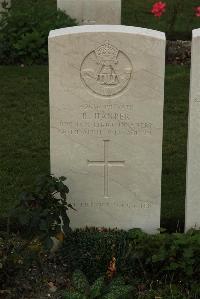 Philosophe British Cemetery Mazingarbe - Harper, R