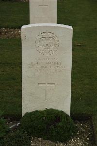 Philosophe British Cemetery Mazingarbe - Haskey, R T E