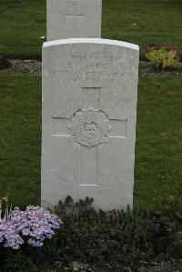 Philosophe British Cemetery Mazingarbe - Hodges, E G