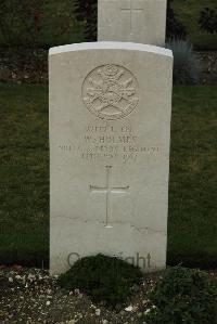 Philosophe British Cemetery Mazingarbe - Holmes, W