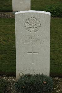 Philosophe British Cemetery Mazingarbe - Hughes, J